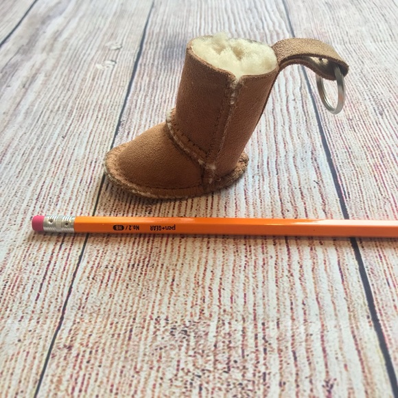 UGG Boot Keychain - Picture 2 of 5